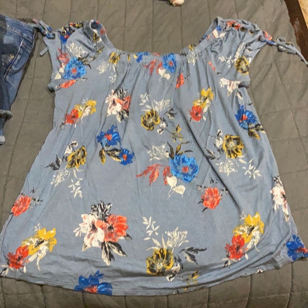 Off the shoulder size L